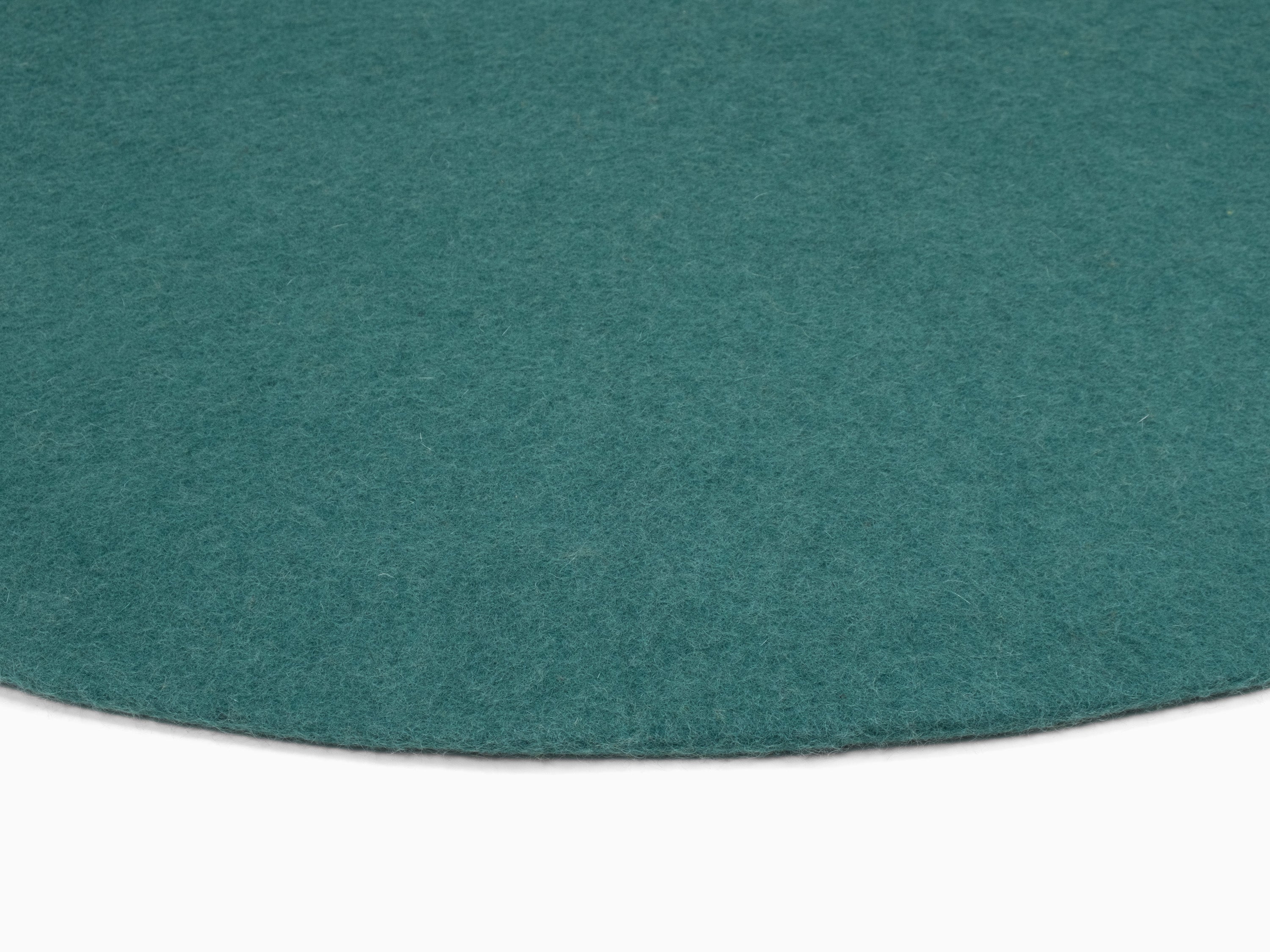 myfelt Noah Filzkugelteppich Blau, Rot aus Schurwolle – Bild 6