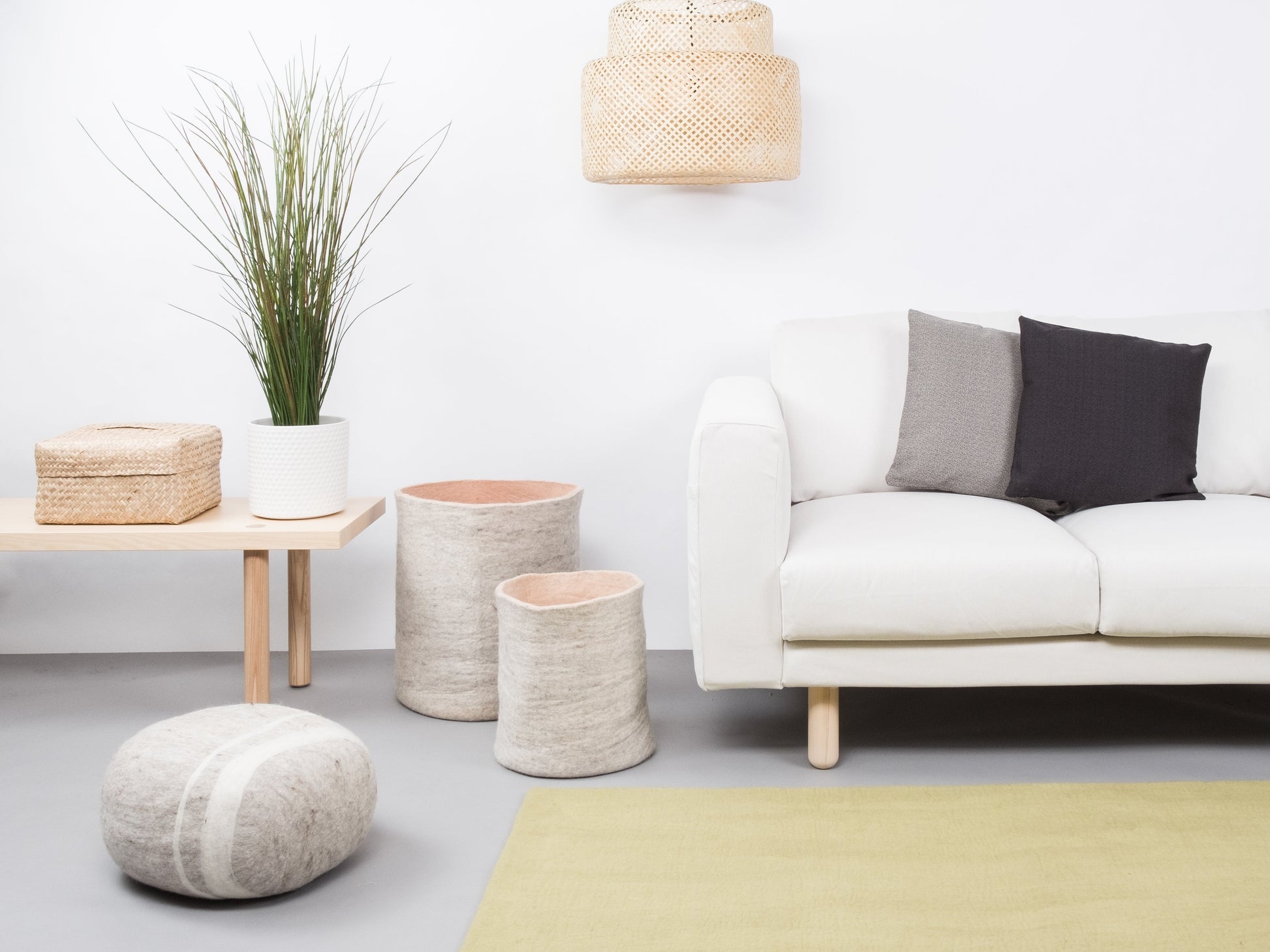 myfelt Pitt Filzkugelteppich Grün aus Schurwolle – Bild 2