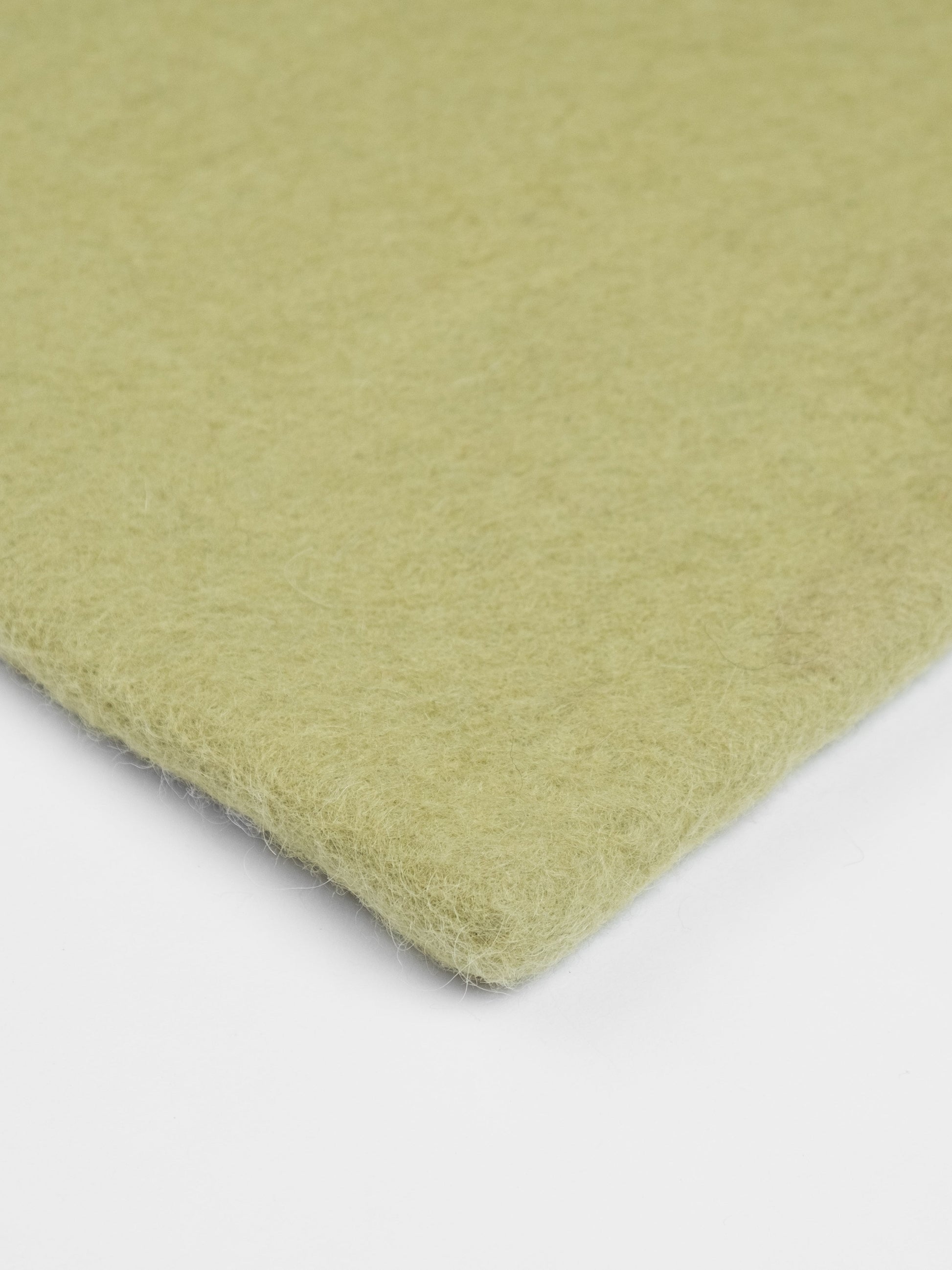 myfelt Pitt Filzkugelteppich Grün aus Schurwolle – Bild 8