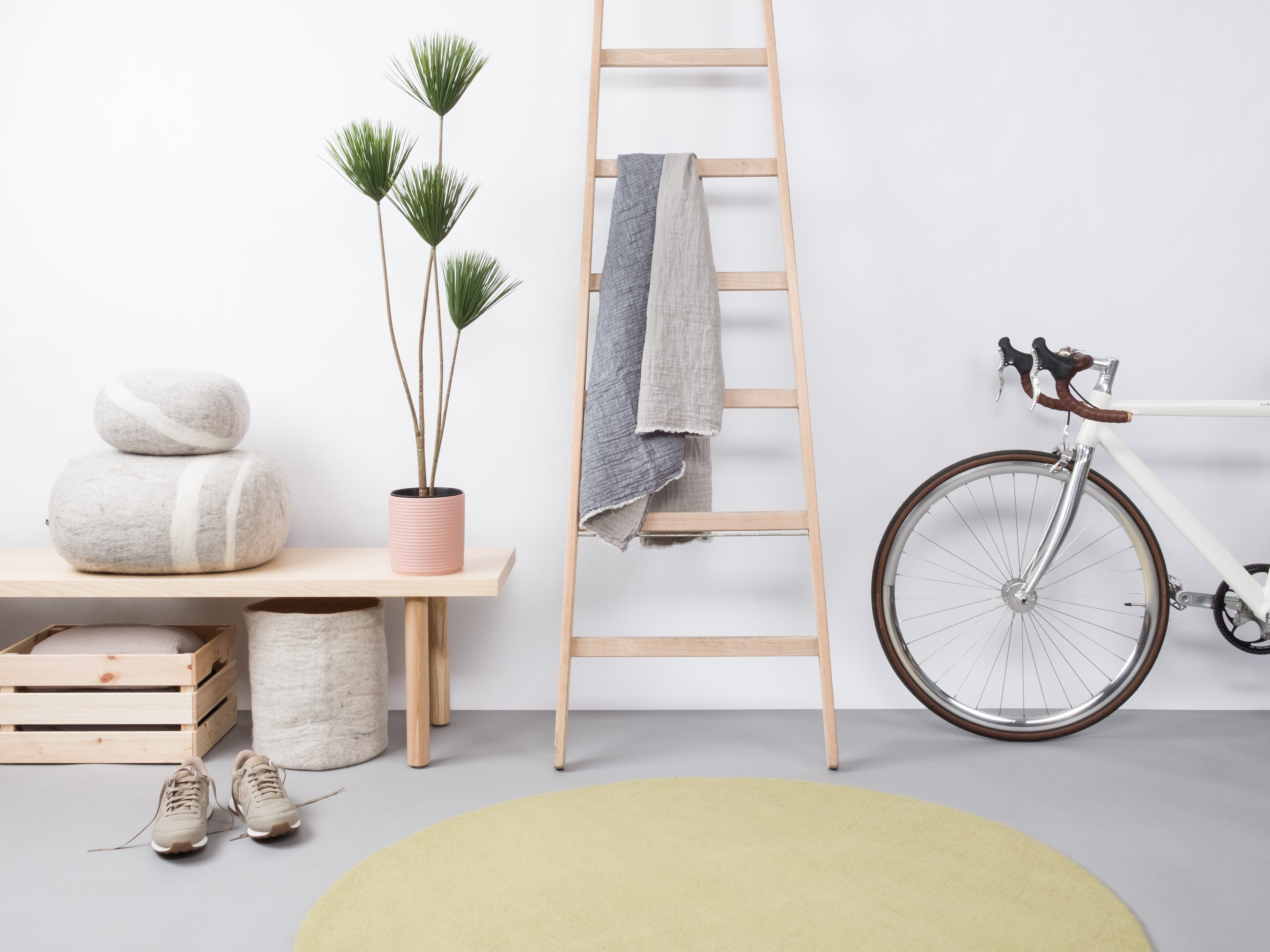 myfelt Pitt Filzkugelteppich Grün aus Schurwolle – Bild 3