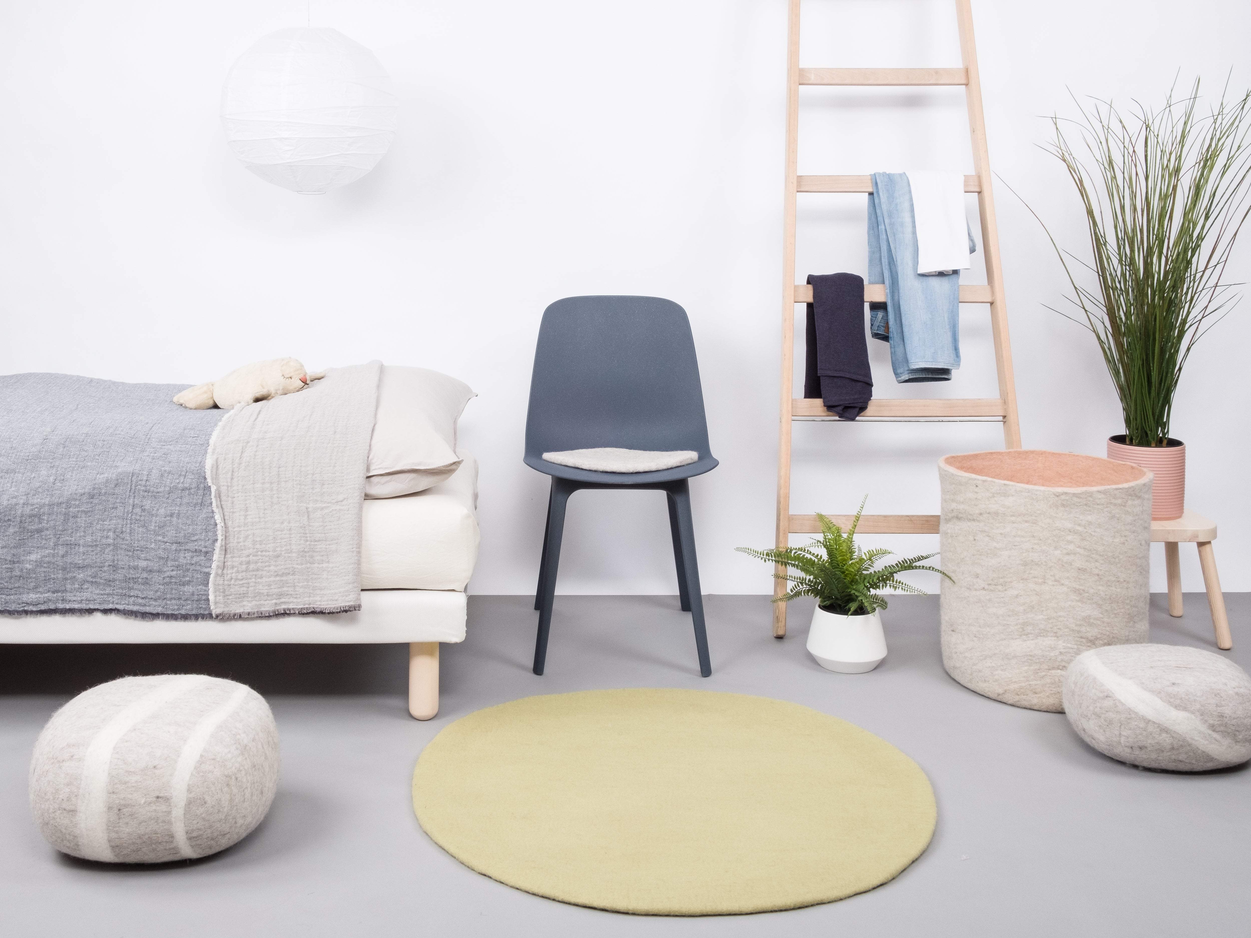 myfelt Pitt Filzkugelteppich Grün aus Schurwolle – Bild 4