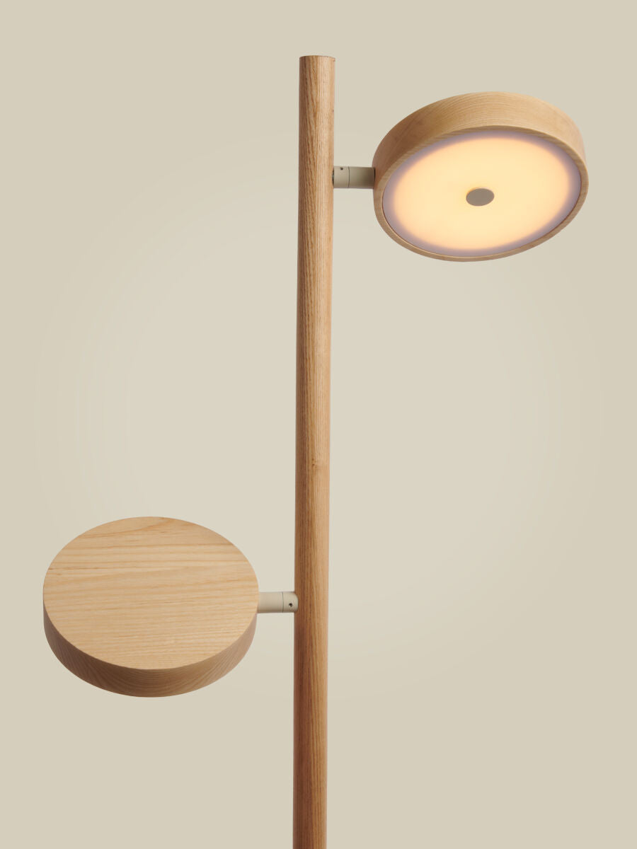 Stehlampe Okinawa Eschenholz LED 2 Schirme – GOOD&MOJO | Taiga