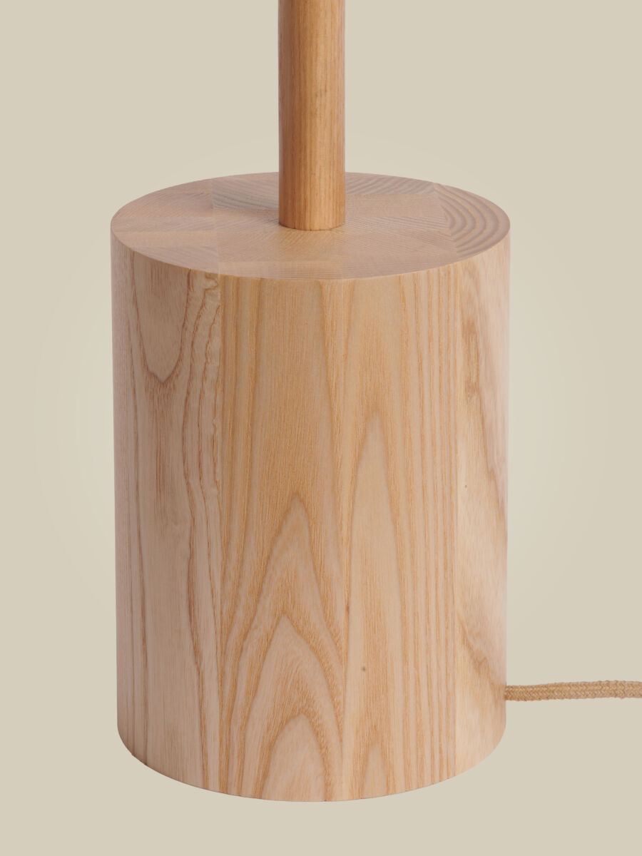 Stehlampe Okinawa Eschenholz LED 2 Schirme – GOOD&MOJO | Taiga