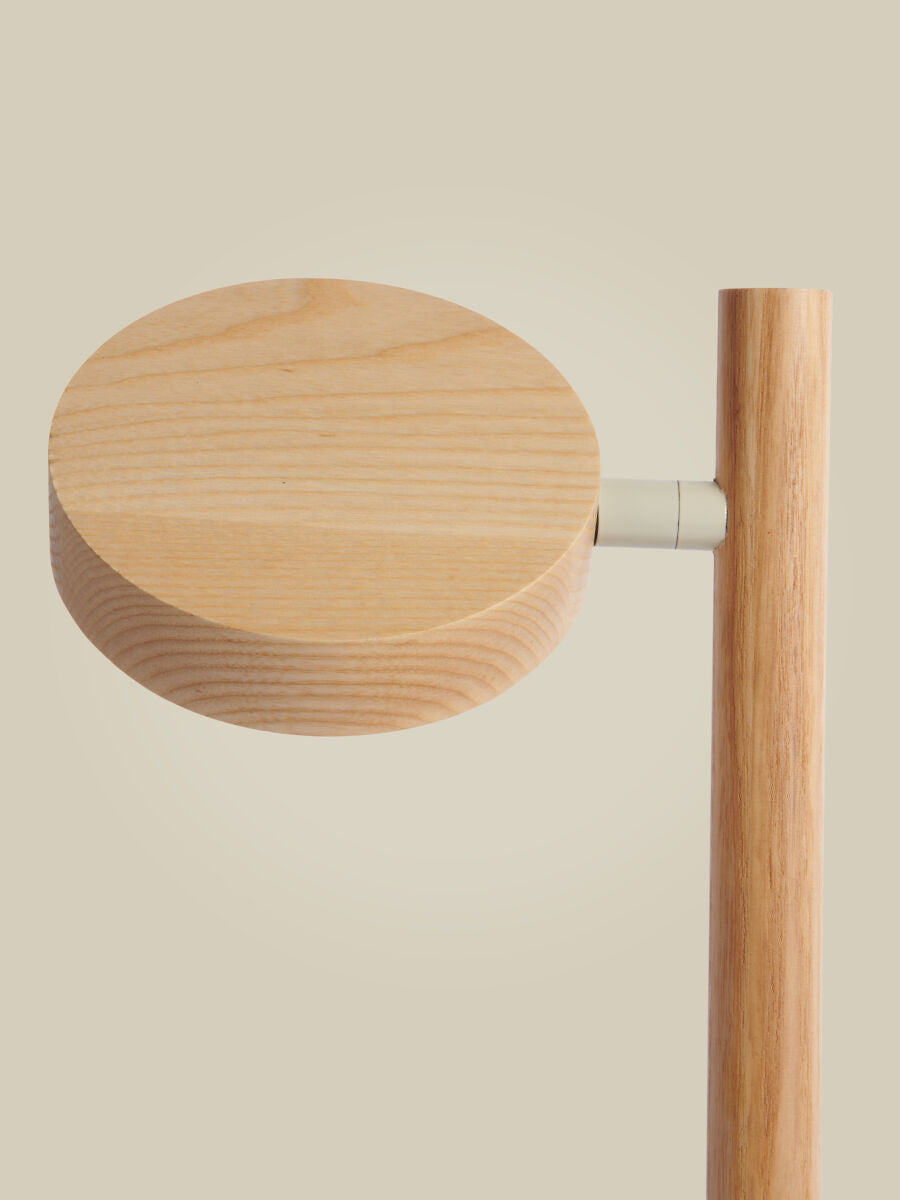 Tischlampe Okinawa Eschenholz LED – GOOD&MOJO | Taiga