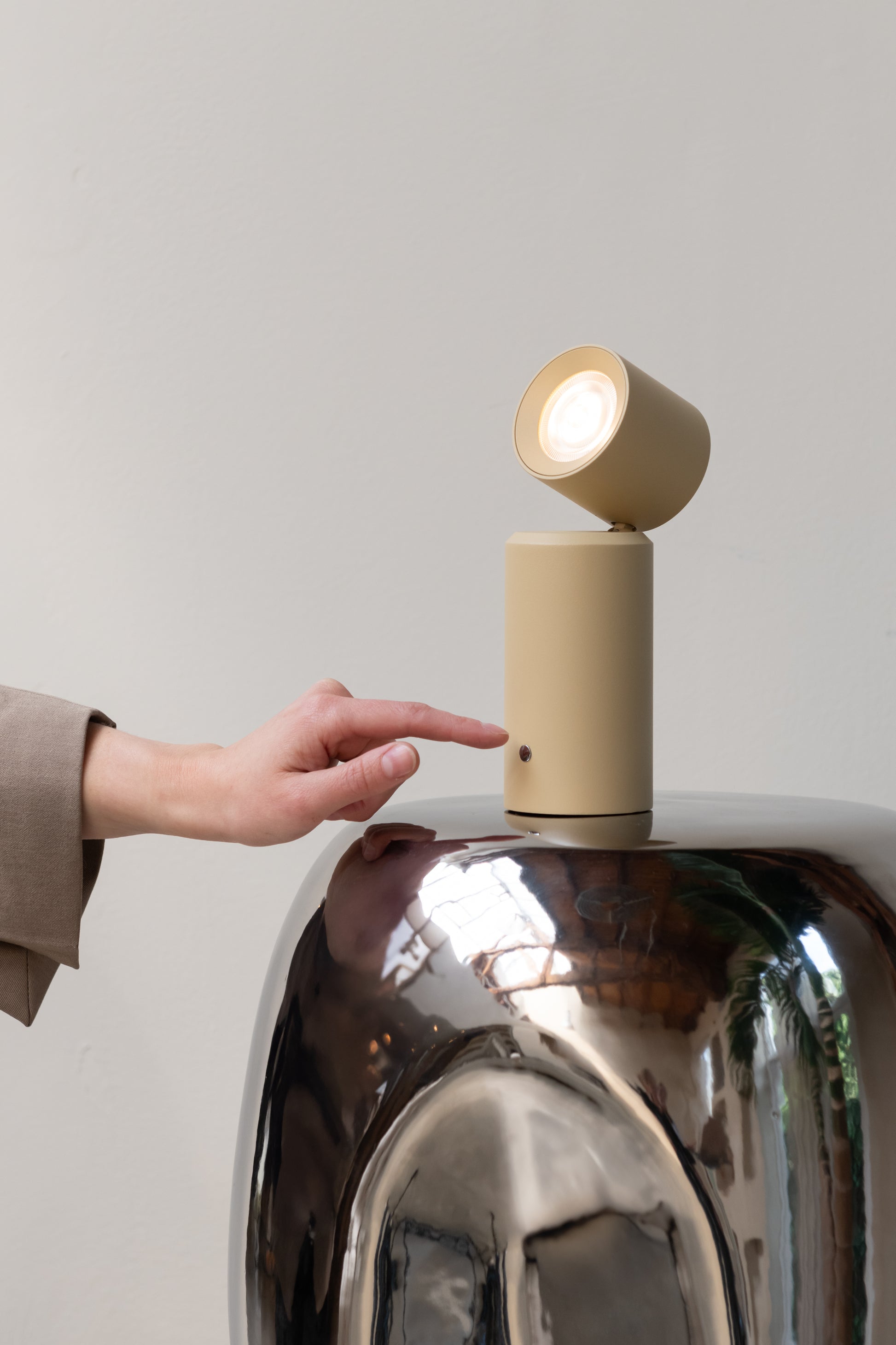 Akku-Lampe Milan Tisch und Wand – It's about Romi | Taiga