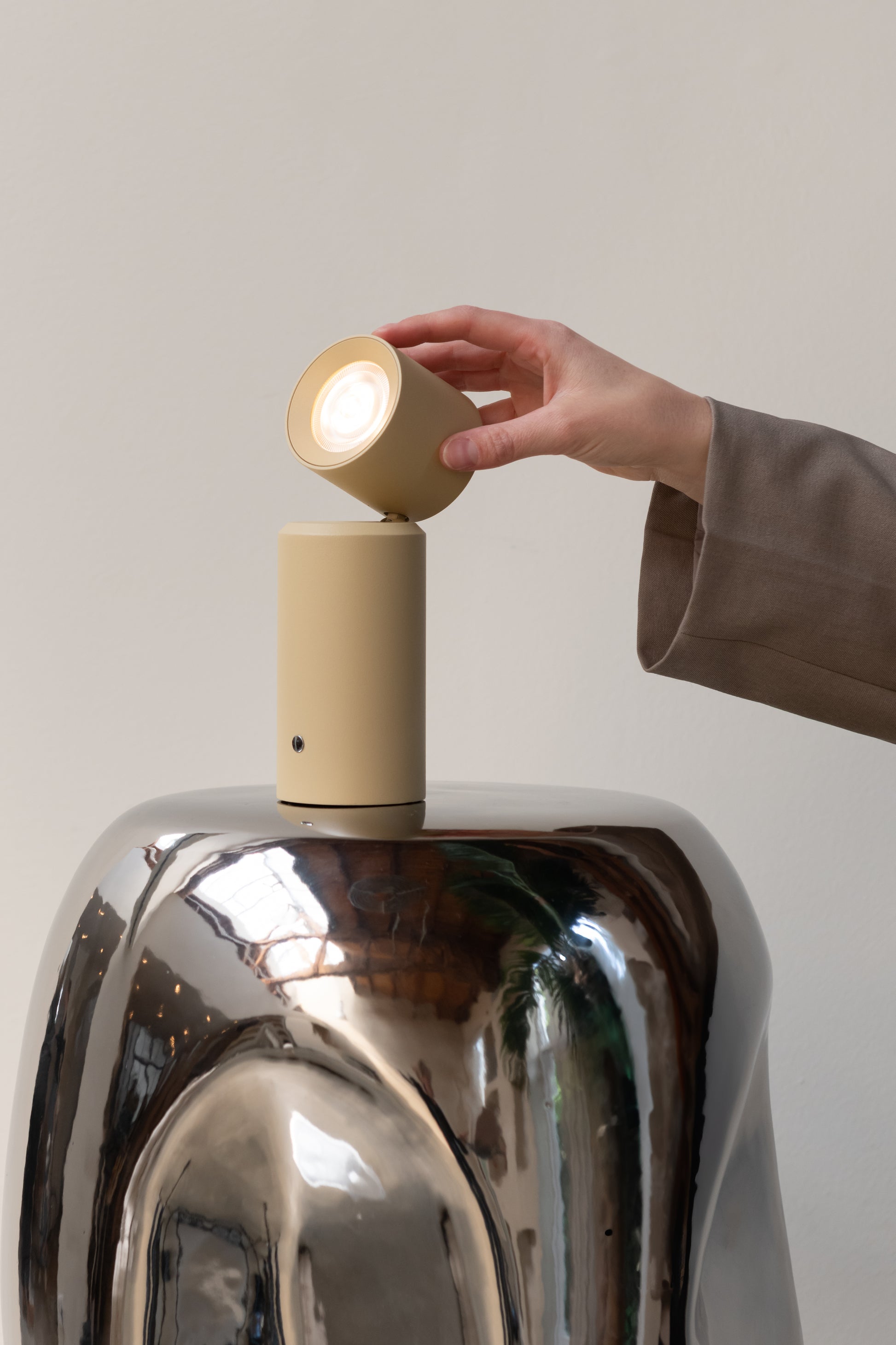 Akku-Lampe Milan Tisch und Wand – It's about Romi | Taiga