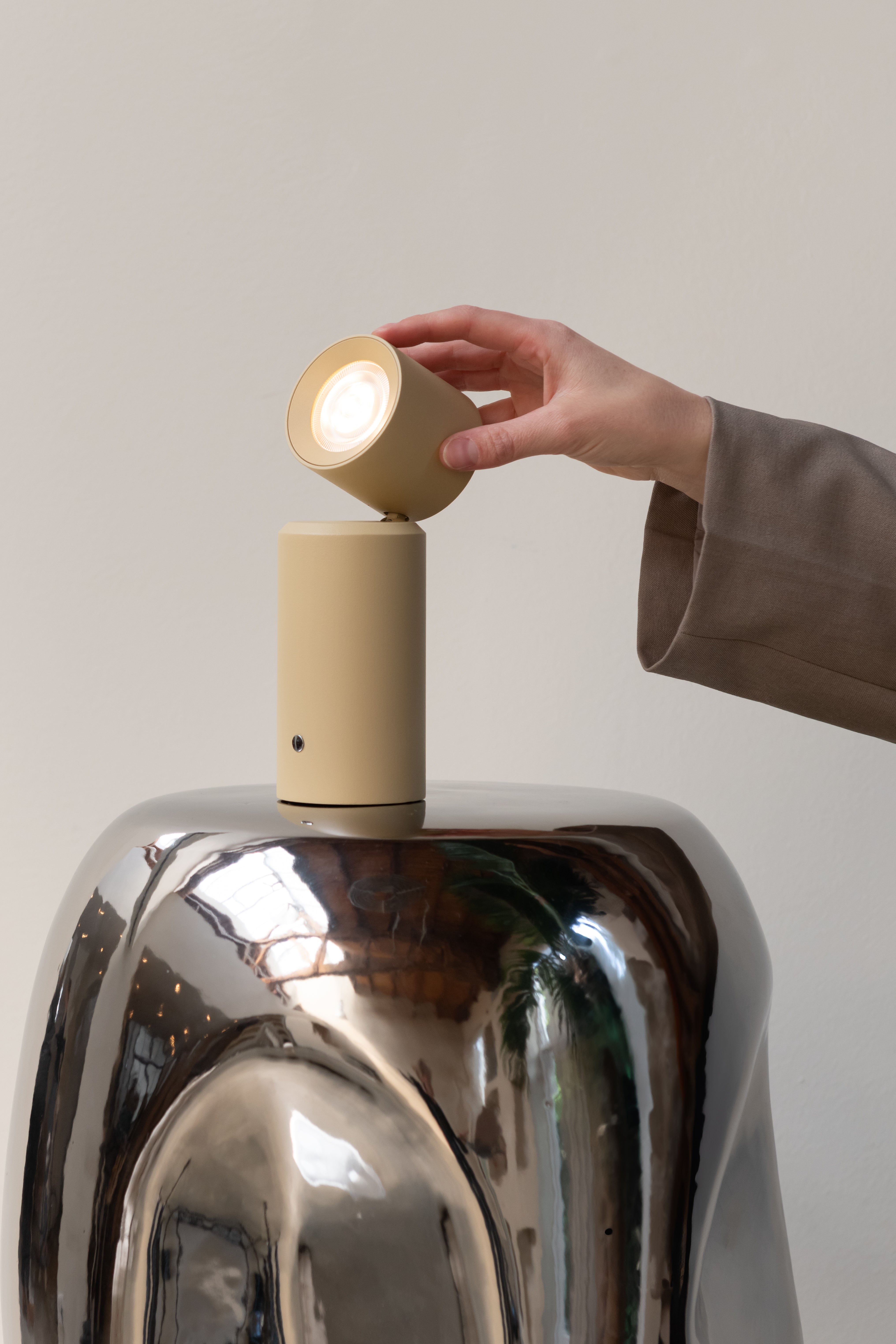 Akku-Lampe Milan Tisch und Wand – It's about Romi | Taiga