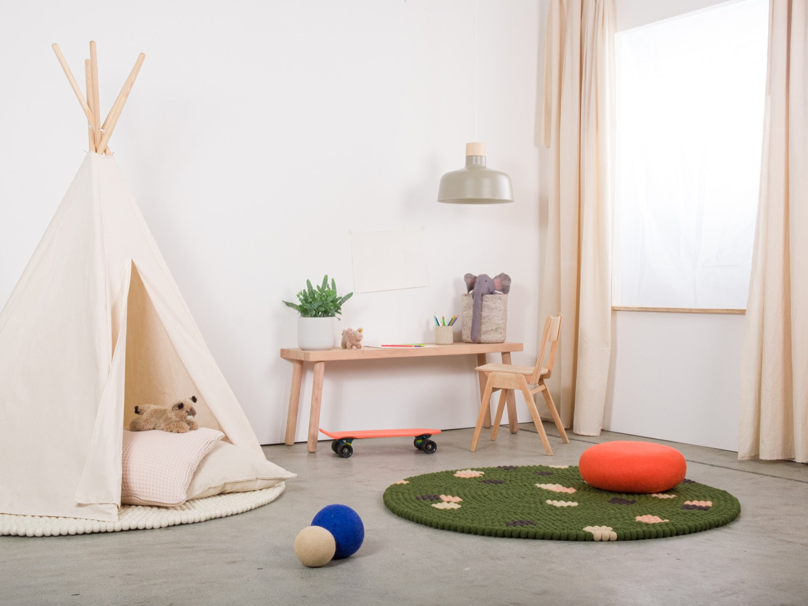 myfelt Terra Moss Filzkugelteppich Grün, Braun aus Schurwolle – Bild 6