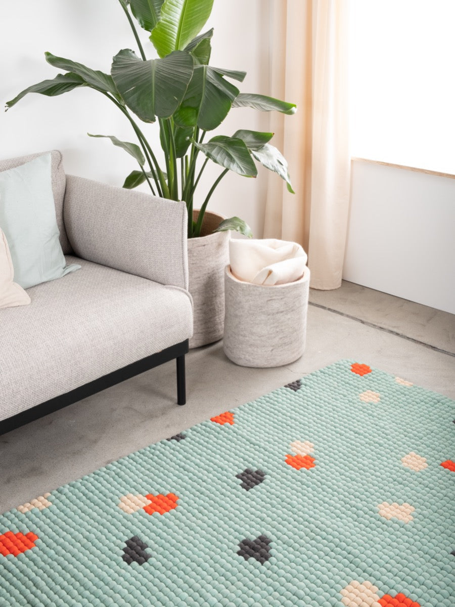 myfelt Terra Ocean Filzkugelteppich Blau, Braun aus Schurwolle – Bild 2