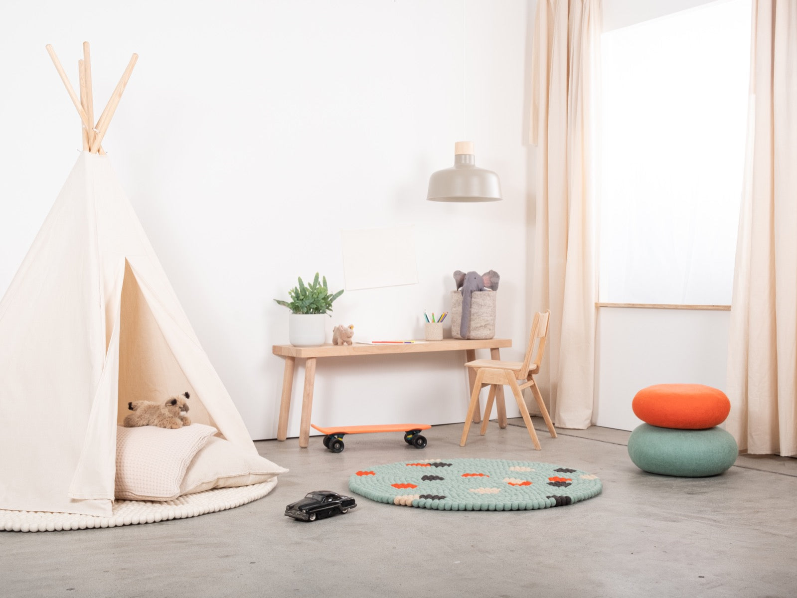 myfelt Terra Ocean Filzkugelteppich Blau, Braun aus Schurwolle – Bild 6