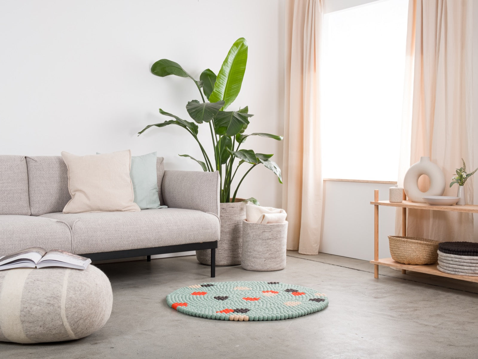 myfelt Terra Ocean Filzkugelteppich Blau, Braun aus Schurwolle – Bild 7