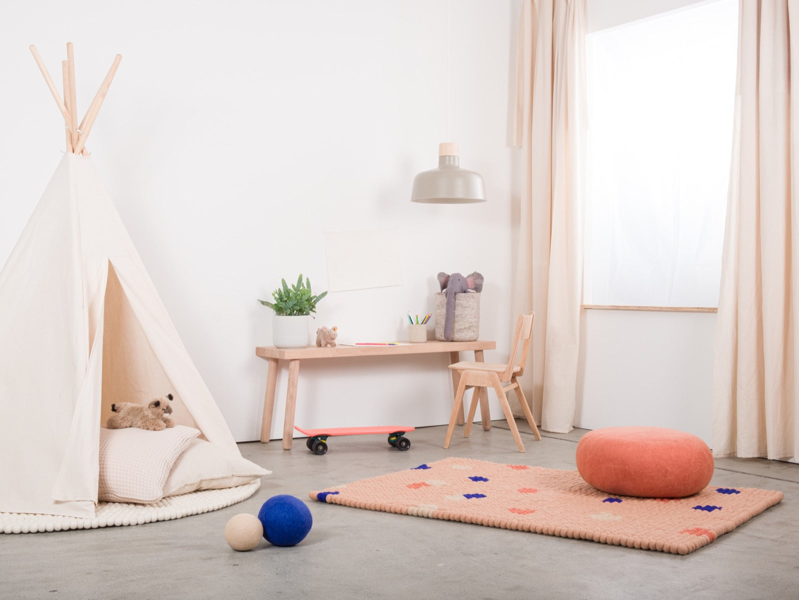 myfelt Terra Rose Filzkugelteppich Braun, Rosa aus Schurwolle – Bild 6