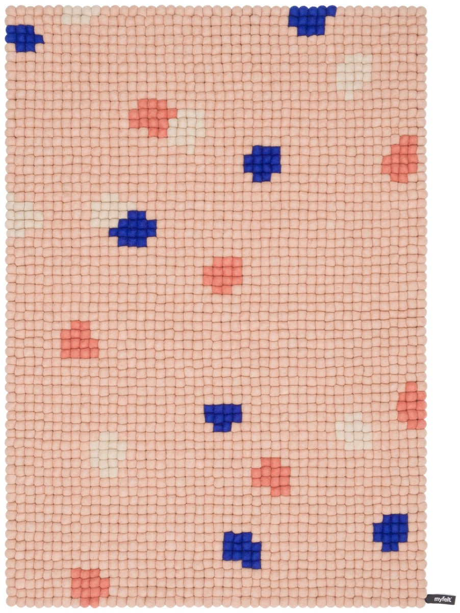 myfelt Terra Rose Filzkugelteppich Braun, Rosa aus Schurwolle