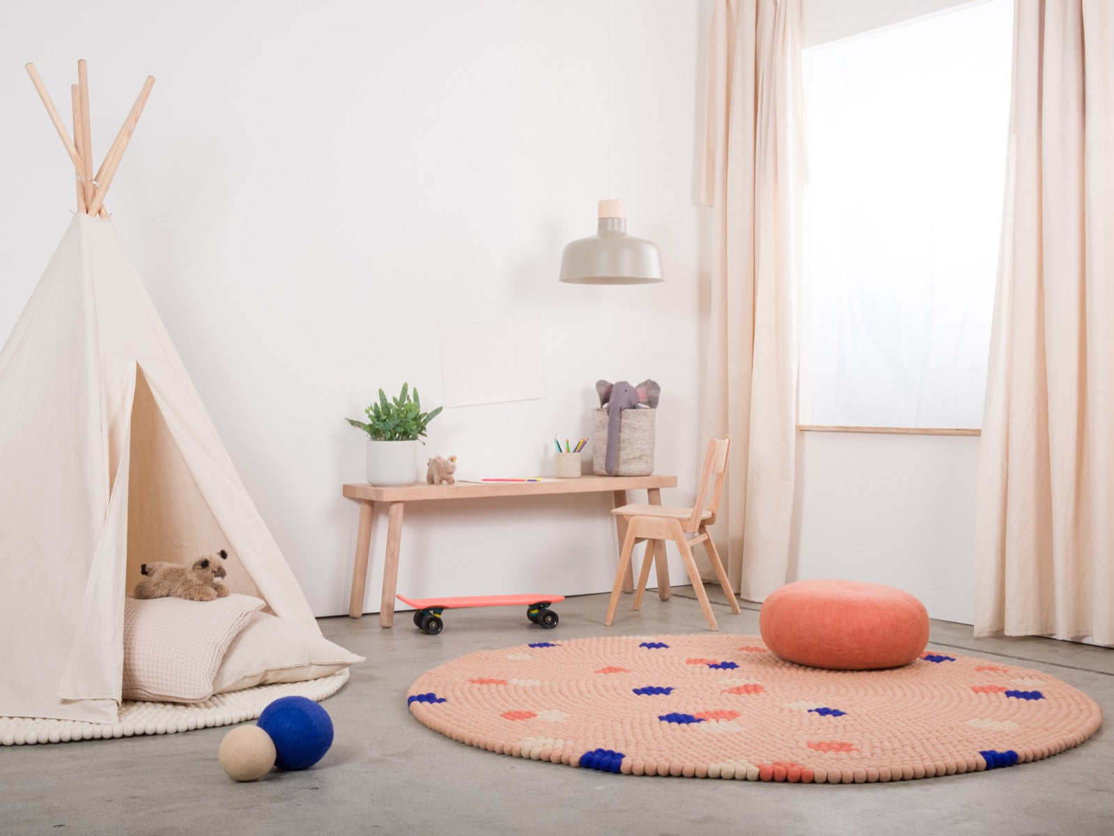 myfelt Terra Rose Filzkugelteppich Braun, Rosa aus Schurwolle – Bild 6