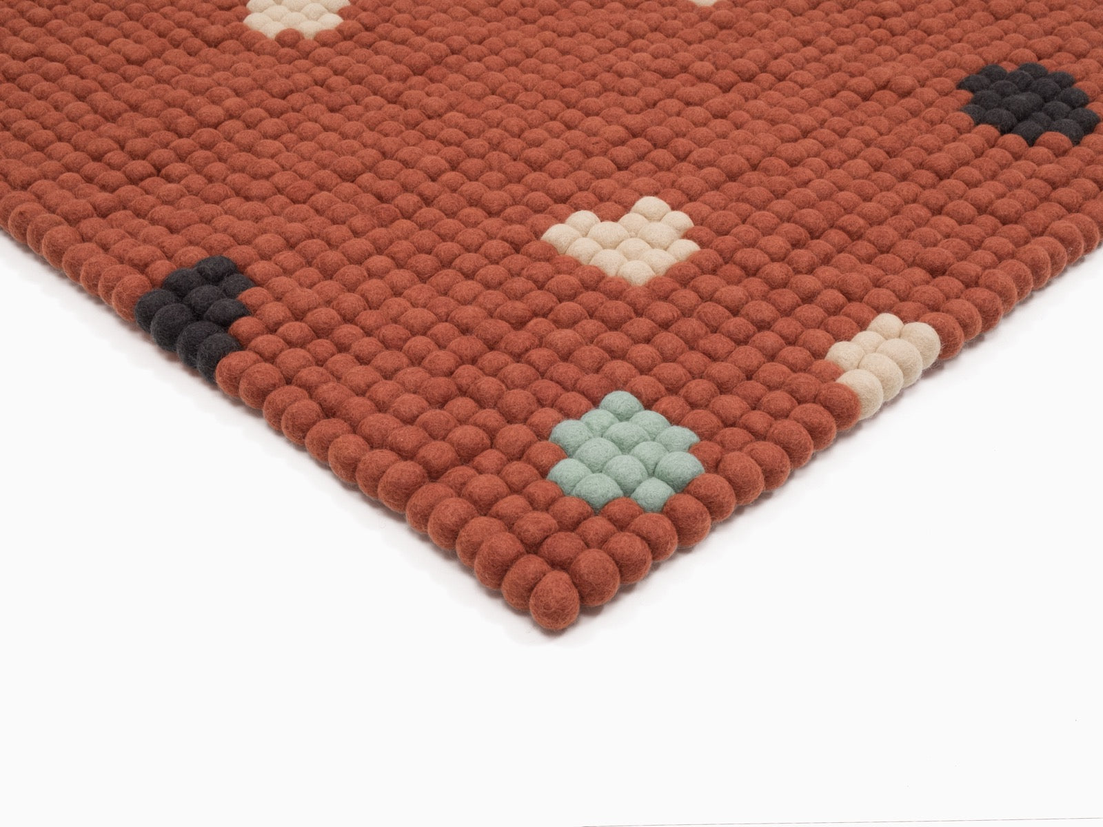 myfelt Terra Rust Filzkugelteppich Grau, Beige, Braun aus Schurwolle – Bild 5