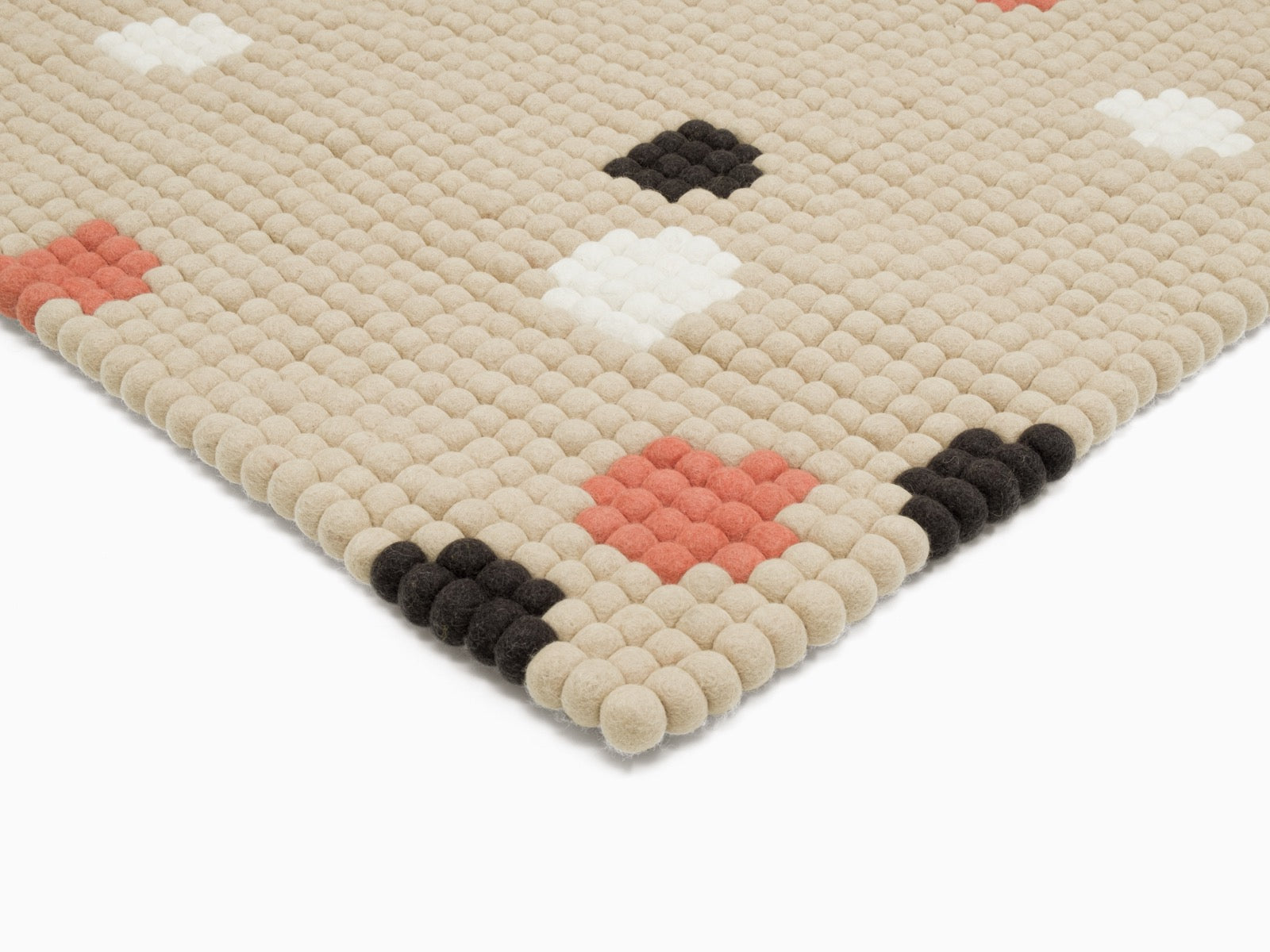 myfelt Terra Sand Filzkugelteppich Beige, Braun aus Schurwolle – Bild 4