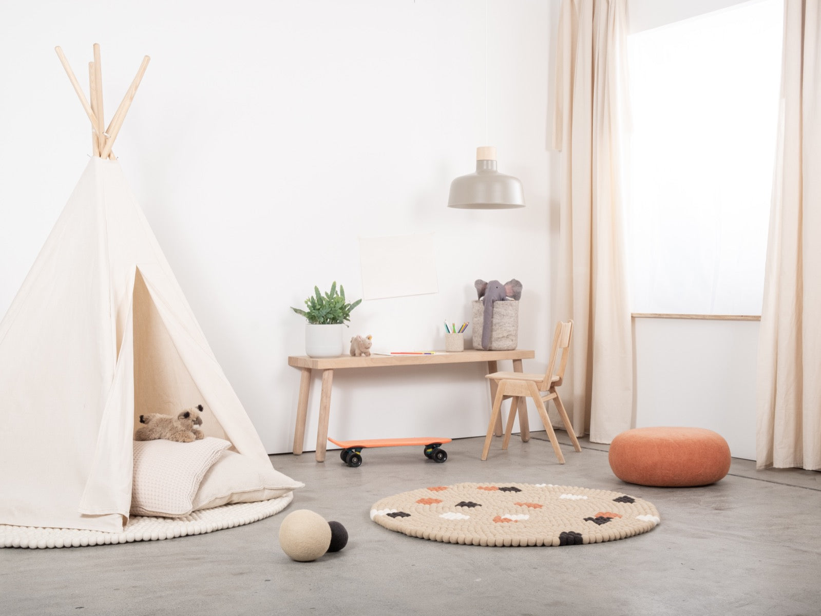 myfelt Terra Sand Filzkugelteppich Beige, Braun aus Schurwolle – Bild 6