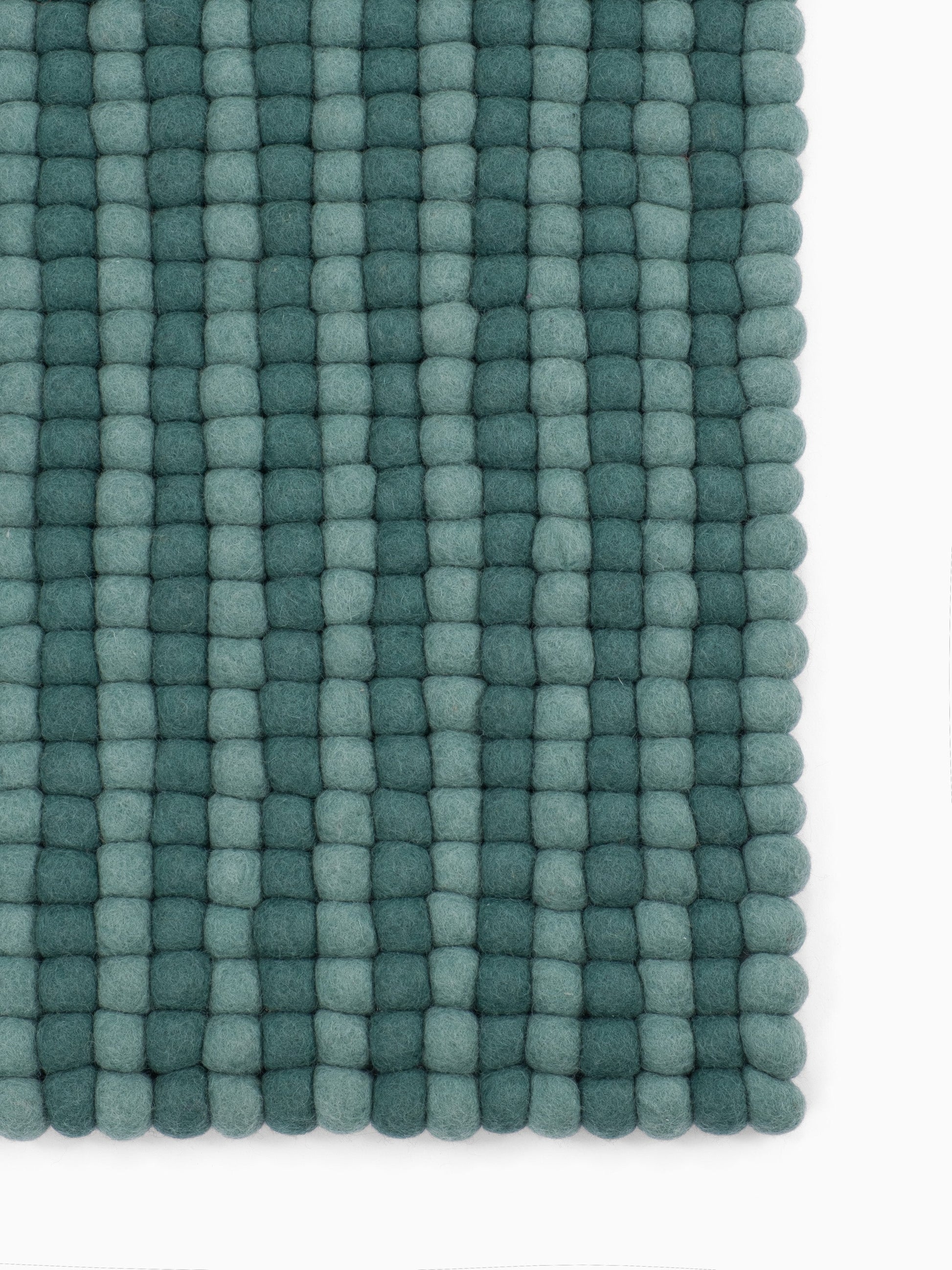 myfelt Sage Filzkugelteppich Grün, Beige aus Schurwolle – Bild 8
