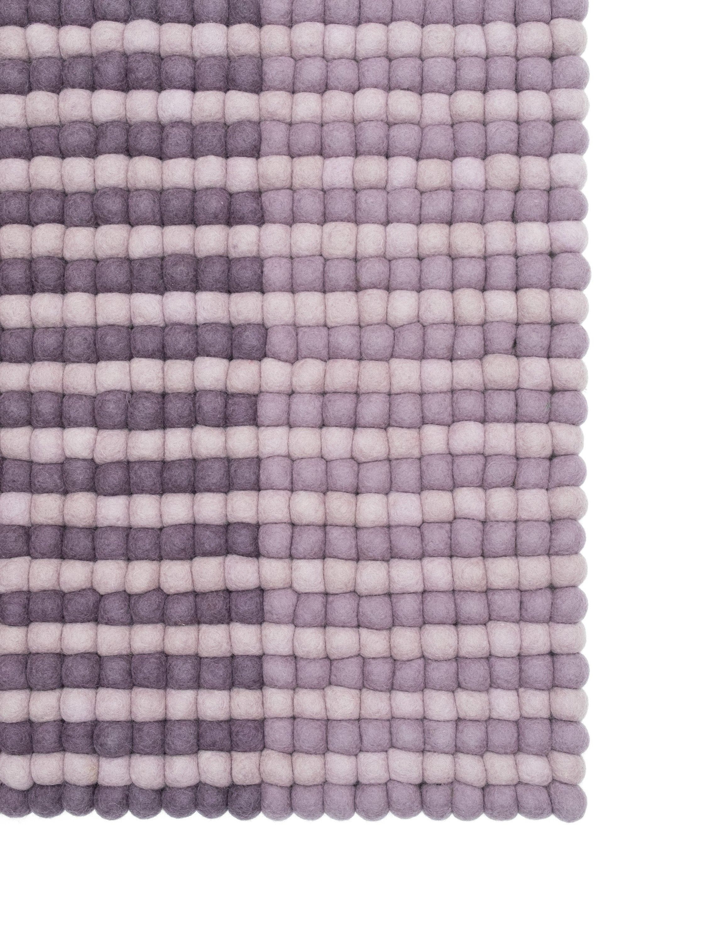 myfelt Fade Filzkugelteppich Lila aus Schurwolle – Bild 8
