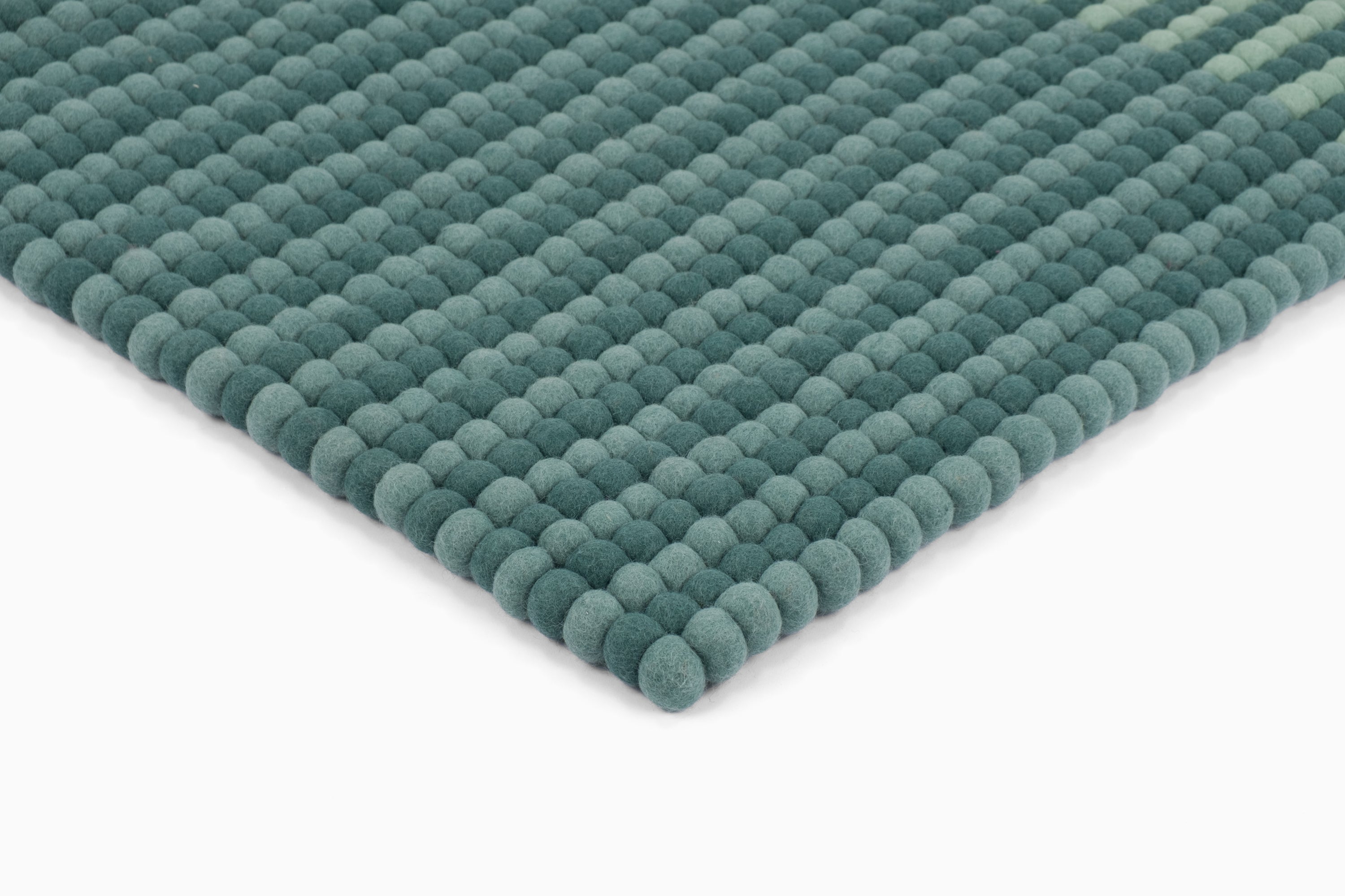 myfelt Sage Filzkugelteppich Grün, Beige aus Schurwolle – Bild 7