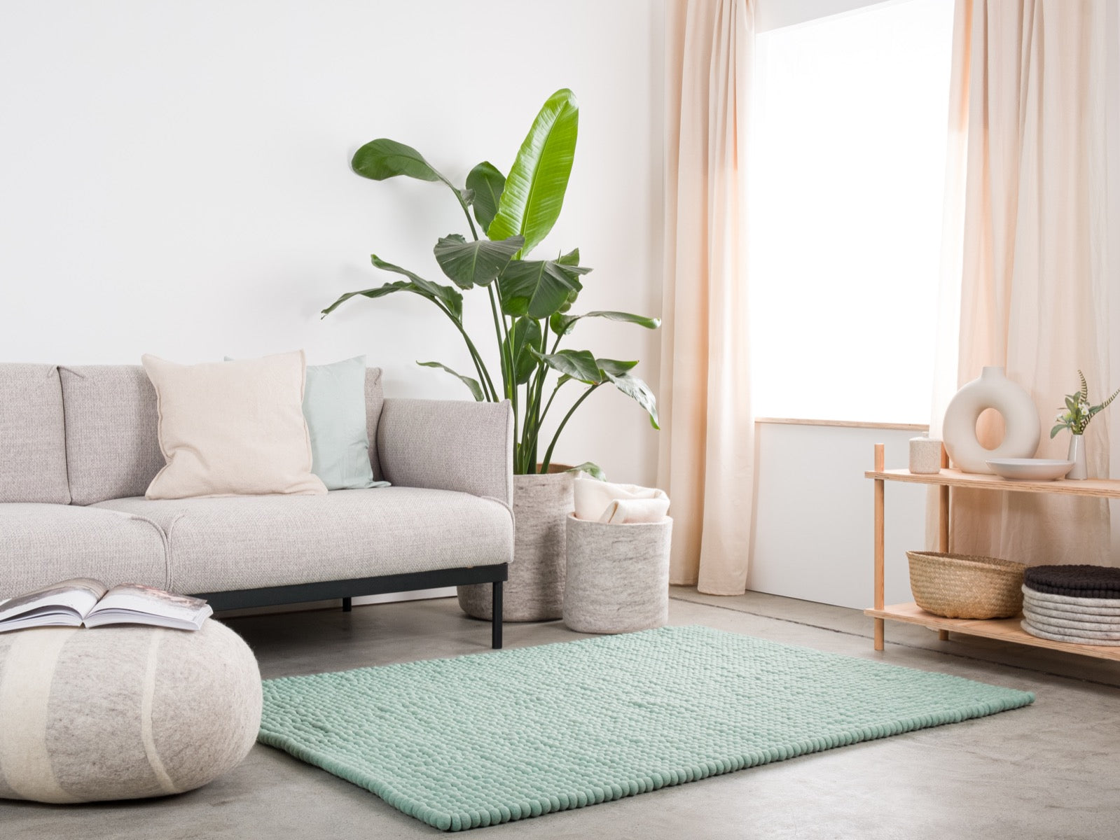myfelt Fine Filzkugelteppich Blau aus Schurwolle – Bild 5