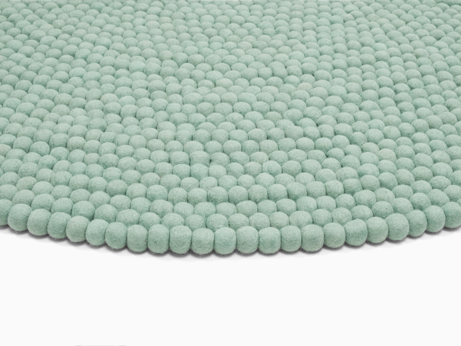 myfelt Fine Filzkugelteppich Blau aus Schurwolle – Bild 4