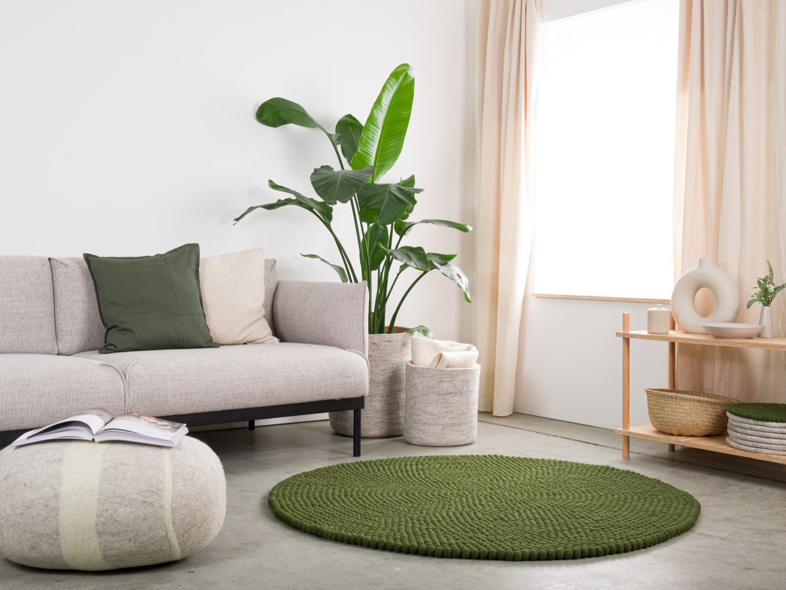 myfelt Jost Filzkugelteppich Grün aus Schurwolle – Bild 7