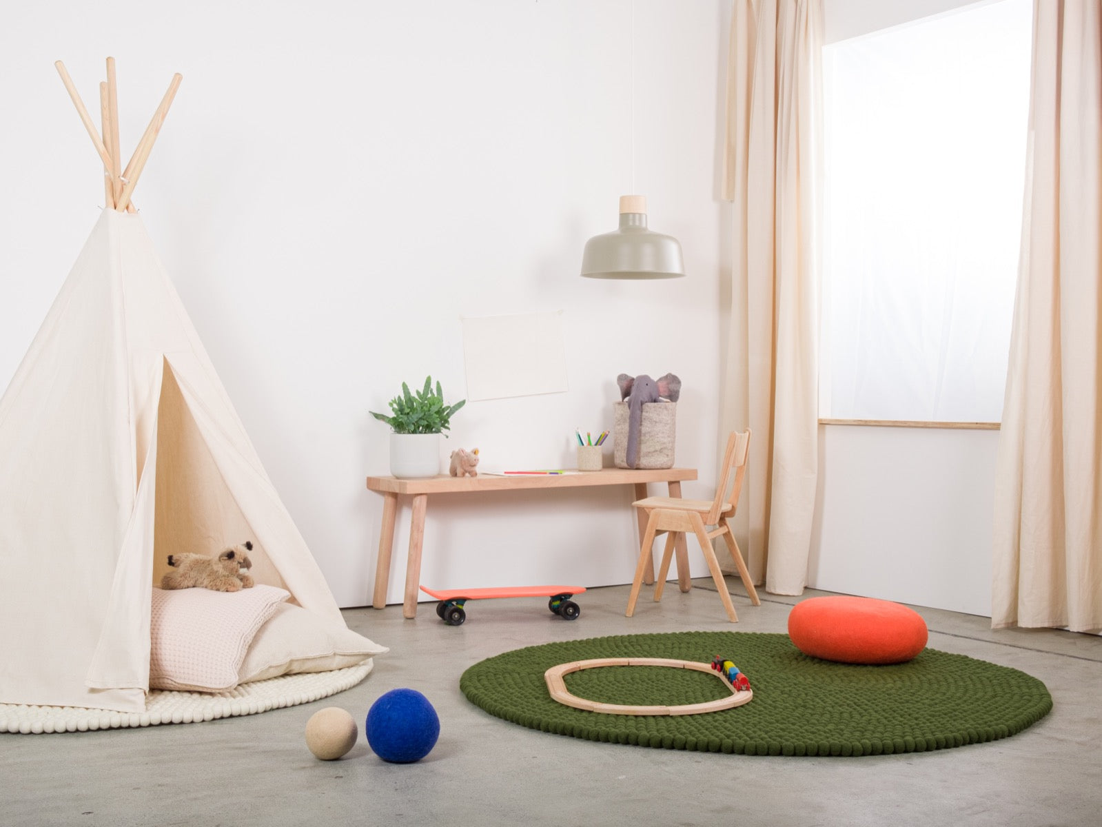 myfelt Jost Filzkugelteppich Grün aus Schurwolle – Bild 8