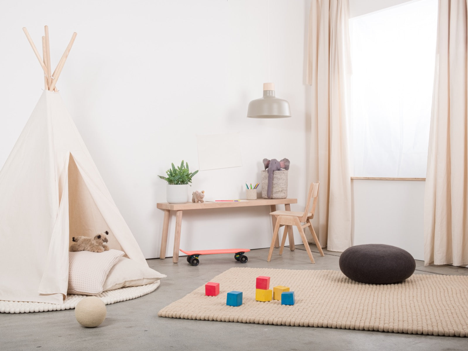 myfelt Levi Filzkugelteppich Beige aus Schurwolle – Bild 8
