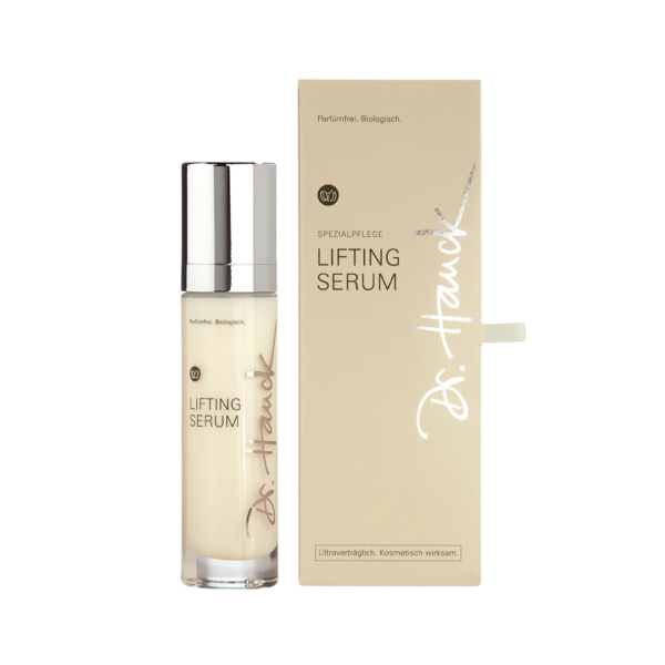 Ein Bild aus dem Taiga Store von taiga.green. Eine Flasche Dr. Hauck Lifting Serum mit silbernem Verschluss steht neben der beigen Verpackungsschachtel, auf der der Produktname und Dr. Haucks Unterschrift in weißer Schrift zu lesen sind. Jetzt bestellen im Eco Shop von www.taiga.green. Hier nachhaltig einkaufen mit dem Taiga Eco Rating
