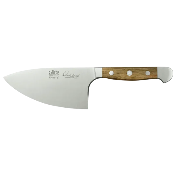 Ein Bild aus dem Taiga Store von taiga.green. Ein Kochmesser mit einer breiten Klinge aus rostfreiem Stahl und einem Holzgriff mit drei Metallnieten, dargestellt auf einem schlichten weißen Hintergrund. Jetzt bestellen im Eco Shop von www.taiga.green. Hier nachhaltig einkaufen mit dem Taiga Eco Rating